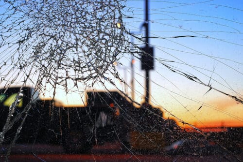 Glasreinigung mit Sicherheitsglas
